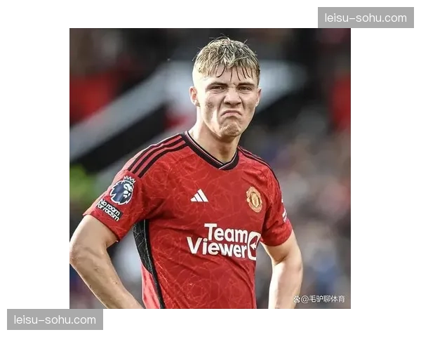 曼联四后卫与三中卫体系灵活切换 滕哈赫寻求攻守新平衡