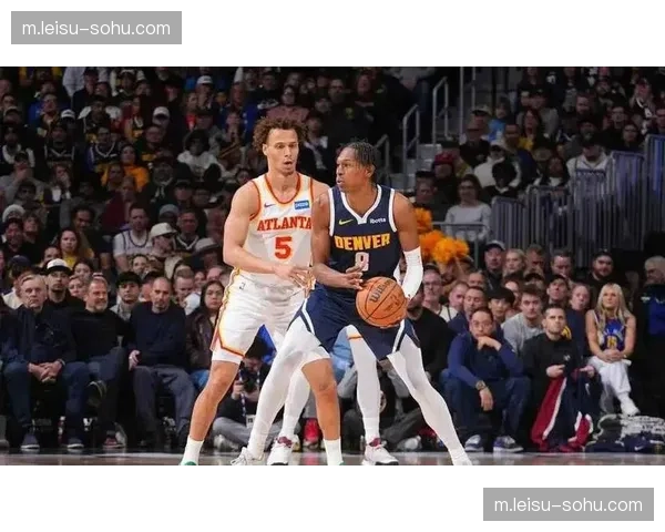 老鹰进攻节奏控制得当 快攻得分压制对手反击机会